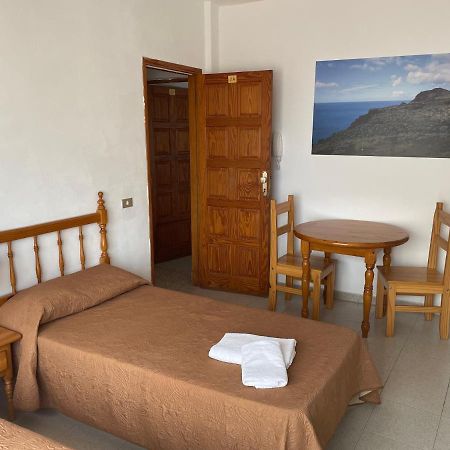 Apartamentos Tanajara La Restinga Luaran gambar