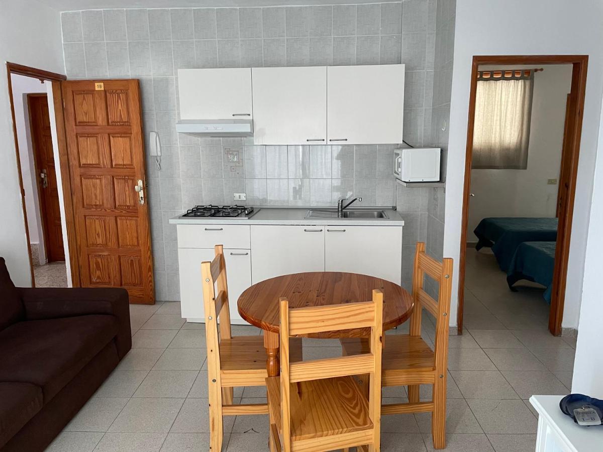 Apartamentos Tanajara La Restinga Luaran gambar