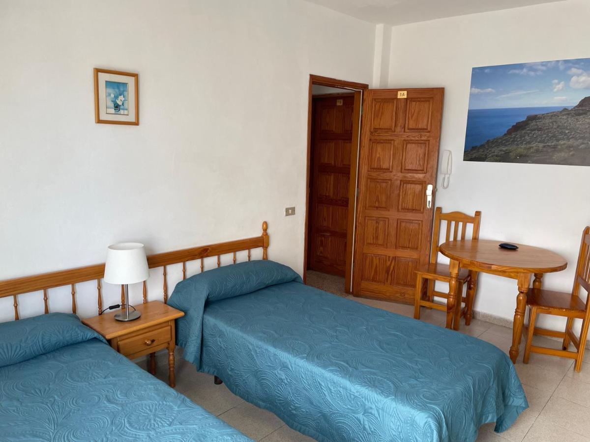 Apartamentos Tanajara La Restinga Luaran gambar