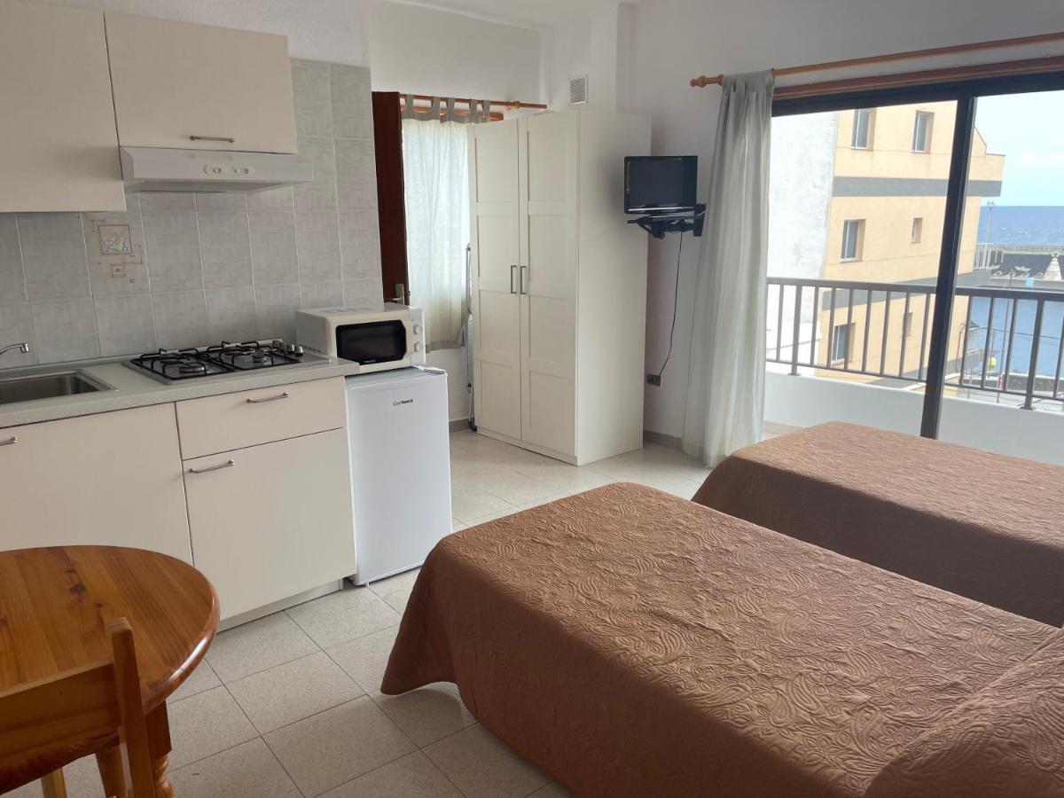 Apartamentos Tanajara La Restinga Luaran gambar